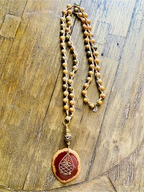 Handmade Beige Agate Pendant Necklace with Gold Tone Carved Leaf Motif